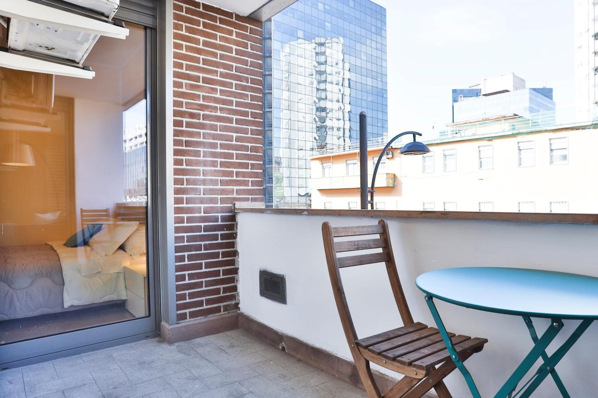 Sebeto With Parking & Netfilx Appartement