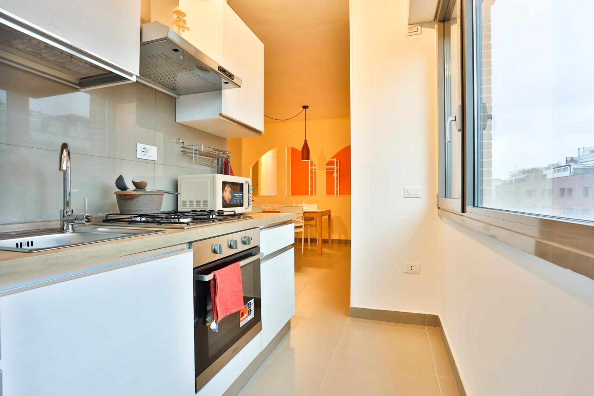 Sebeto With Parking & Netfilx Appartement